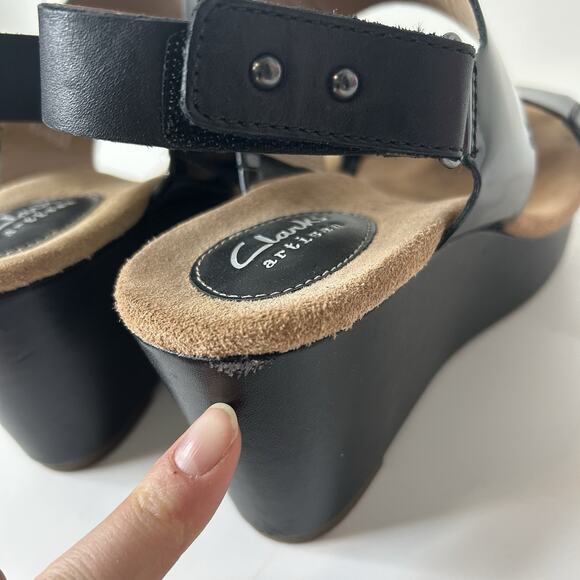 Clarks Sandals Women’s 8 M Artisan Caslynn Dez Black Patent Leather Wedge - Picture 9 of 10